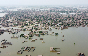 파키스탄 홍수: 국토 3분의 1 물에 잠겨